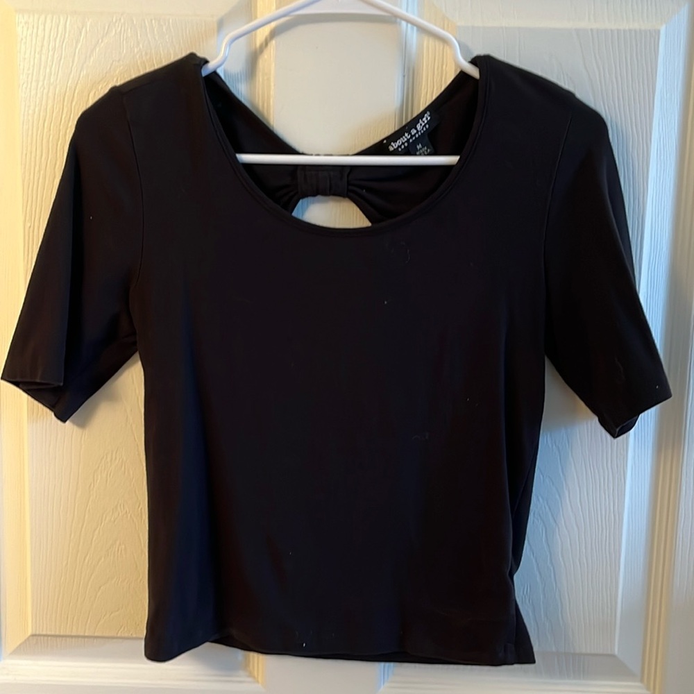 About A Girl Women’s Size Medium Black Crop Top with Back Cutout